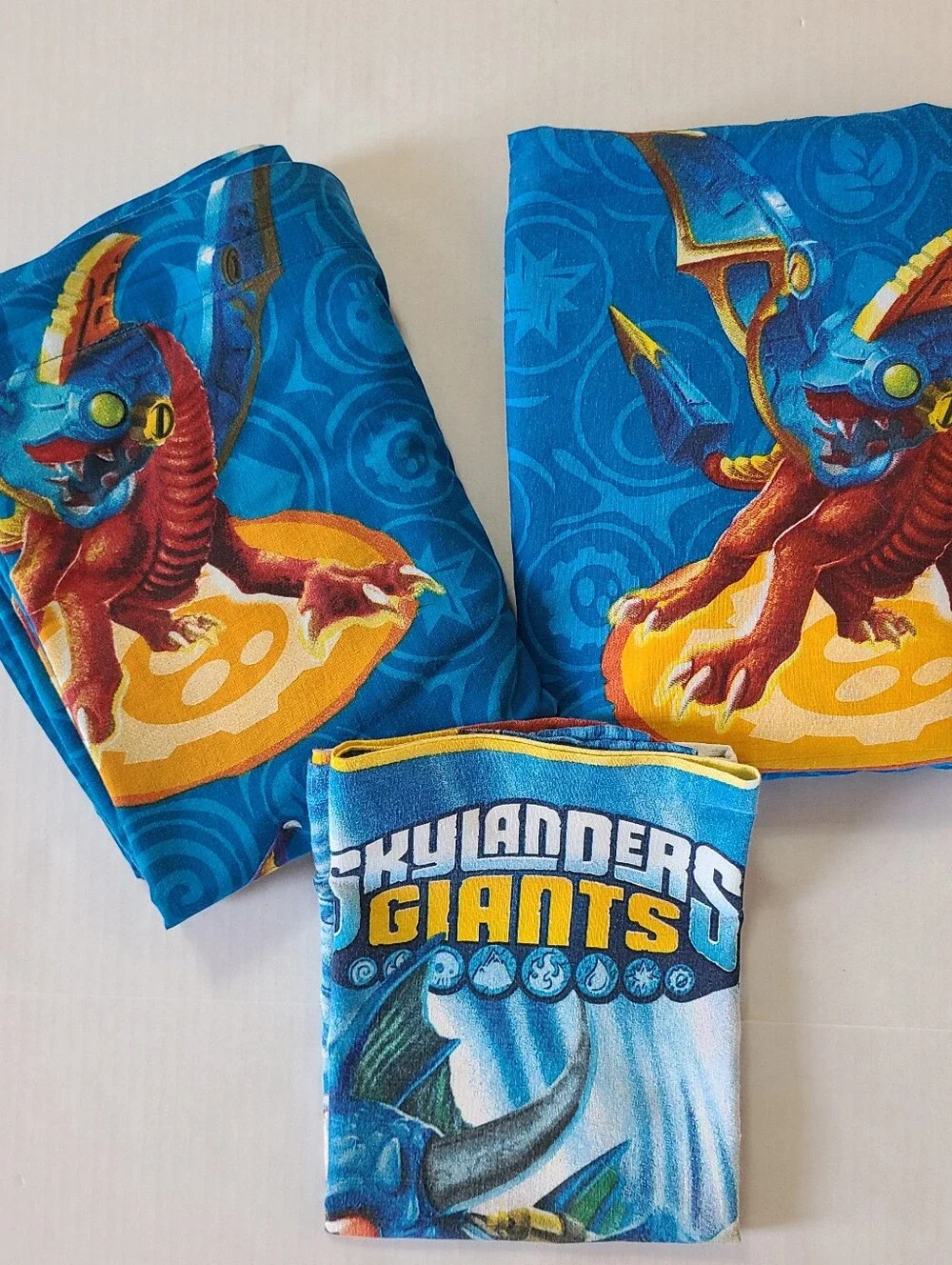 Skylanders Giants Lot of 2 Twin Flat Sheets and 1 Pillow Case Blue